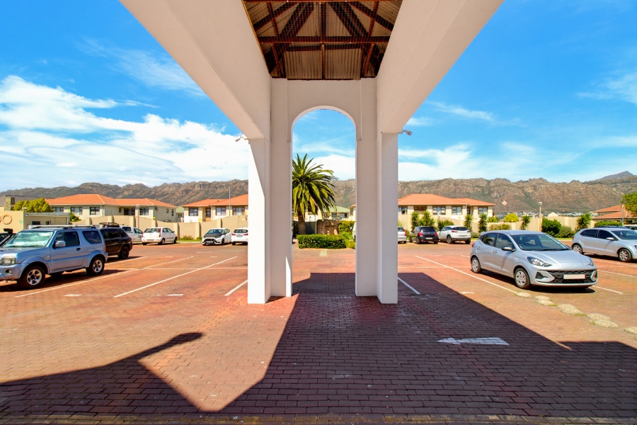 1 Bedroom Property for Sale in Whispering Pines Western Cape